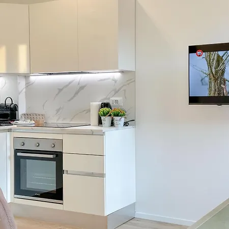 Gioia 67 - 5 Min Dalla Stazione Apartment